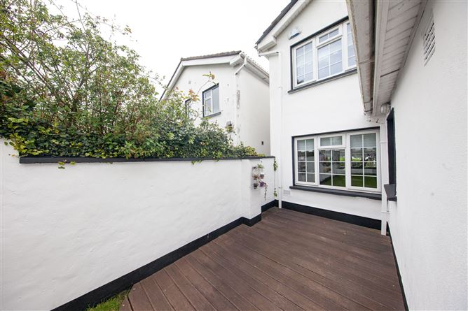 4 The Crescent, Kingswood, Tallaght, Dublin 24