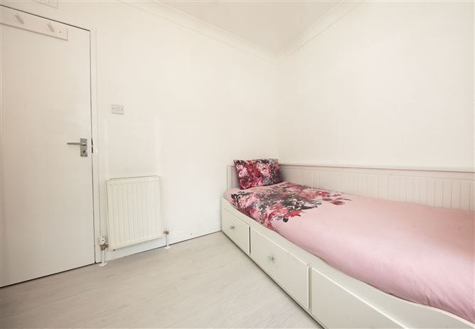 4 The Crescent, Kingswood, Tallaght, Dublin 24
