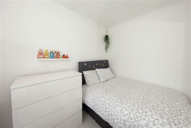 4 The Crescent, Kingswood, Tallaght, Dublin 24
