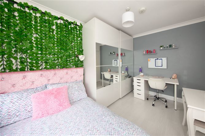 4 The Crescent, Kingswood, Tallaght, Dublin 24