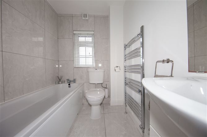 4 The Crescent, Kingswood, Tallaght, Dublin 24