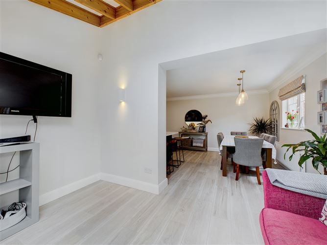 64 Feltham Hall, Carlow Town, Carlow