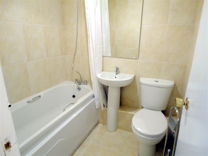 66 Crescent House, Clontarf, Dublin 3
