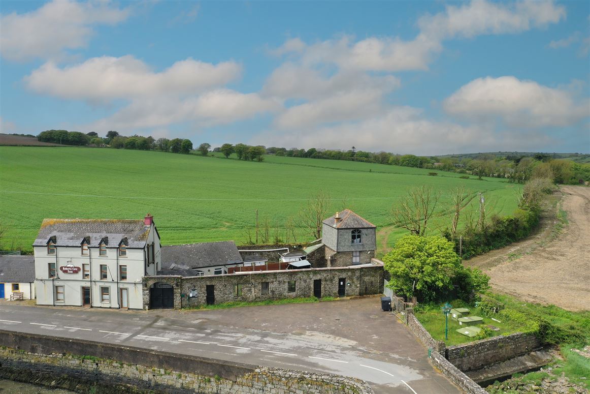 Roberts Cove Inn, Roberts Cove , Minane Bridge, Cork