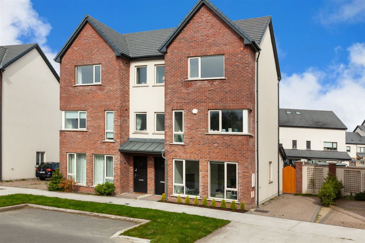 18 The Avenue, Bellingsmore, Hollystown, Dublin 15