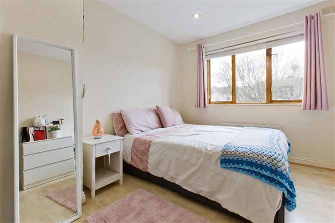 13 Bushfield Lawns, Clondalkin, Dublin 22