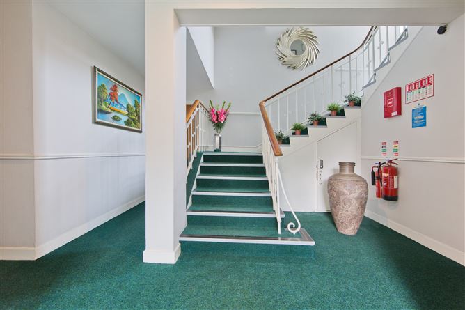 4 Lansdowne Court. Shelbourne Road , Ballsbridge, Dublin 4