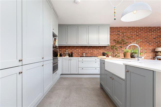 16 Streamville Court, Killiney Hill Road, Killiney