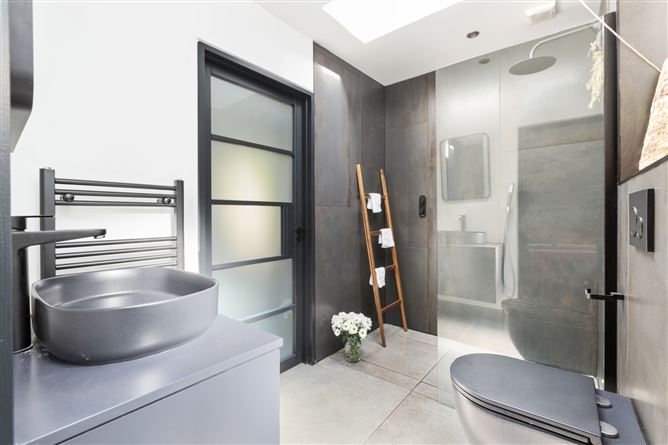 16 Streamville Court, Killiney Hill Road, Killiney