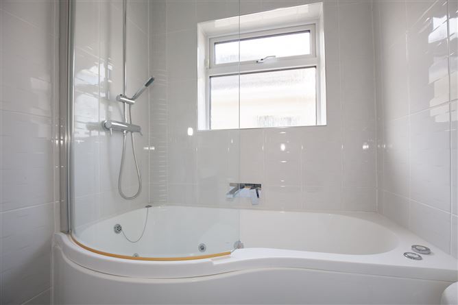 25 Woodlawn Court, Santry, Dublin