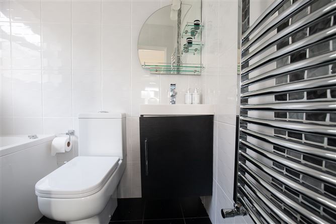 25 Woodlawn Court, Santry, Dublin