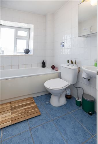 30 Woodford Drive, Clondalkin, Dublin 22