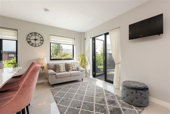 2 White Pines Heights, Stocking Avenue, Rathfarnham, Dublin 16
