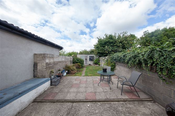 Photo 18 of 33 — 46 Rafter's Road, Drimnagh, Dublin