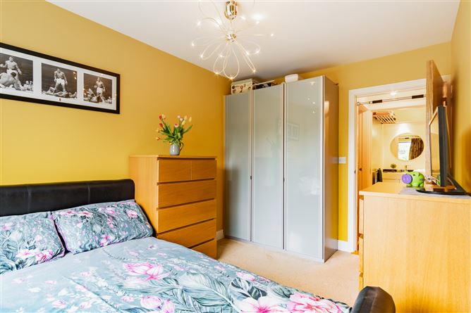12 Brennanstown Court, Cabinteely, Dublin 18