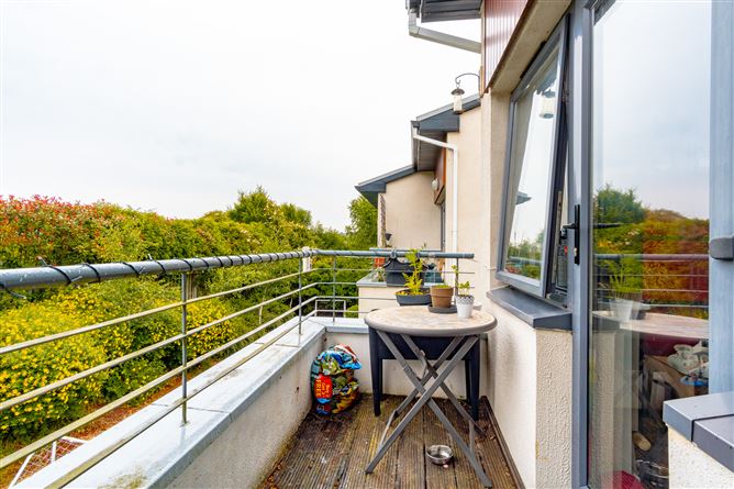 12 Brennanstown Court, Cabinteely, Dublin 18
