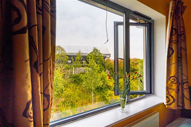 12 Brennanstown Court, Cabinteely, Dublin 18
