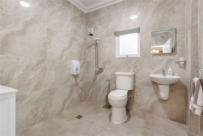 Photo 9 of 18 — 45 Vernon Avenue, Clontarf, Dublin 3