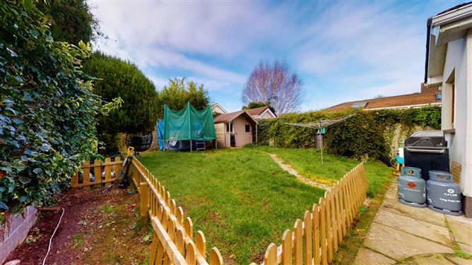 2 Broomfield Court, Shankill, Dublin 18