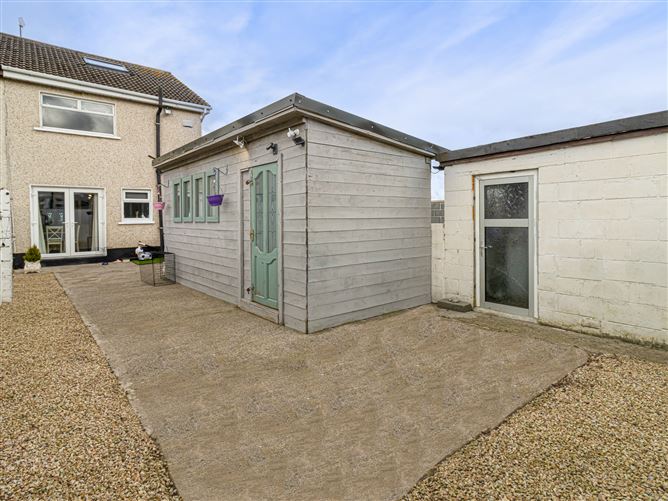 27 Parkhill Close , Kilnamanagh,   Dublin 24
