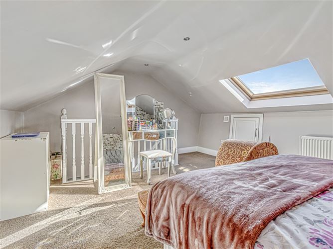 27 Parkhill Close , Kilnamanagh,   Dublin 24