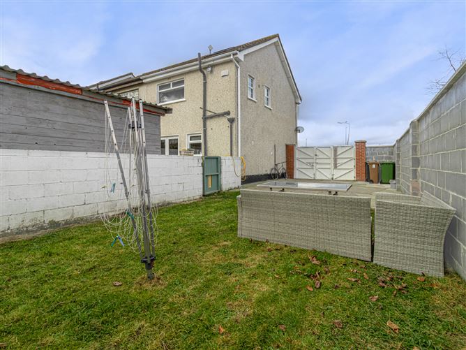 27 Parkhill Close , Kilnamanagh,   Dublin 24