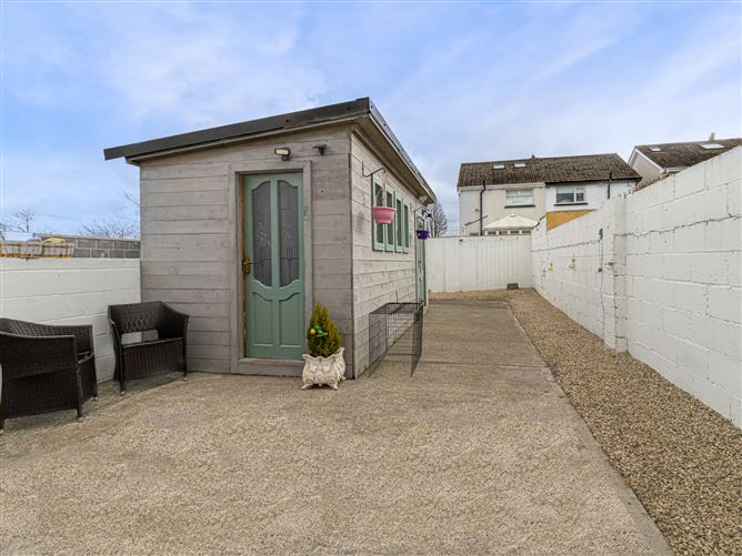 27 Parkhill Close , Kilnamanagh,   Dublin 24