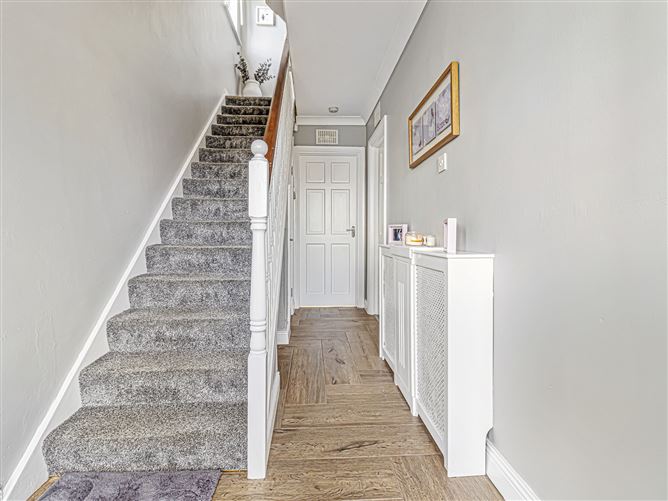 27 Parkhill Close , Kilnamanagh,   Dublin 24
