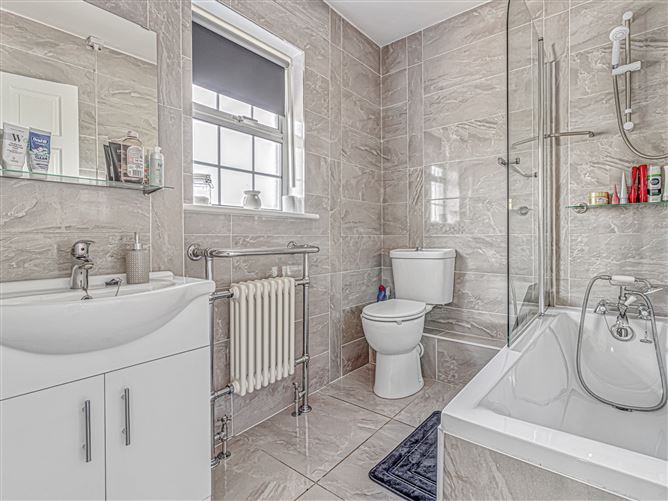 27 Parkhill Close , Kilnamanagh,   Dublin 24