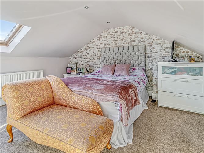 27 Parkhill Close , Kilnamanagh,   Dublin 24