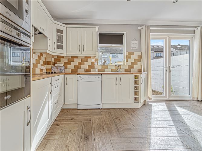 27 Parkhill Close , Kilnamanagh,   Dublin 24