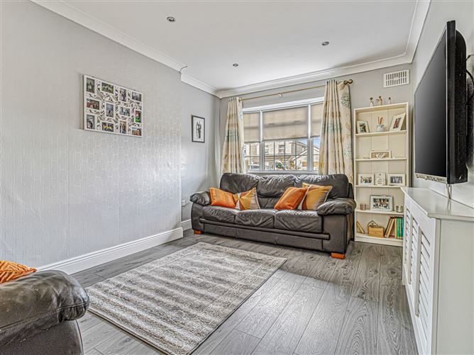 27 Parkhill Close , Kilnamanagh,   Dublin 24