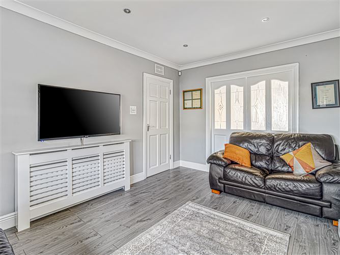 27 Parkhill Close , Kilnamanagh,   Dublin 24