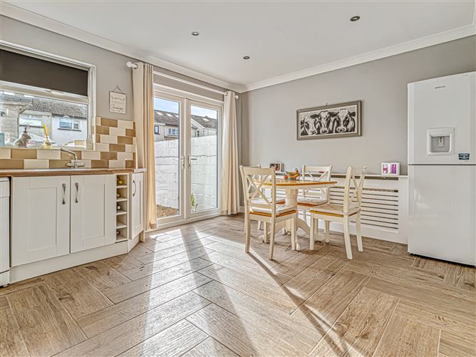 27 Parkhill Close , Kilnamanagh,   Dublin 24
