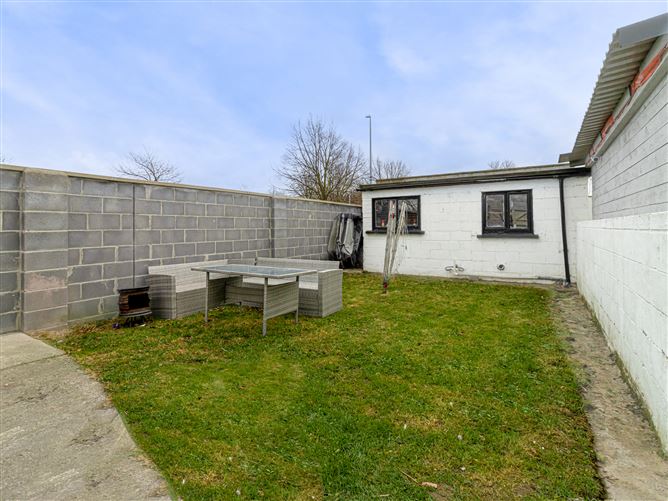 27 Parkhill Close , Kilnamanagh,   Dublin 24