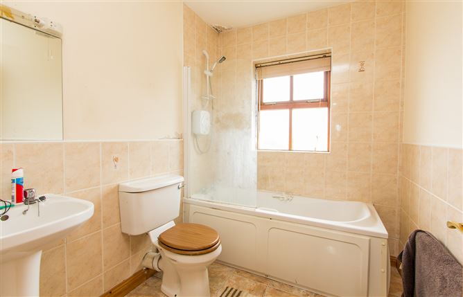 12 Cnoc Na Gaoithe, Lanesborough, Co. Longford