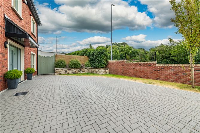 https://photos-a.propertyimages.ie/media/4/0/6/5017604/cdac8055-349a-41df-b74f-b4fd6594c704_l.jpg