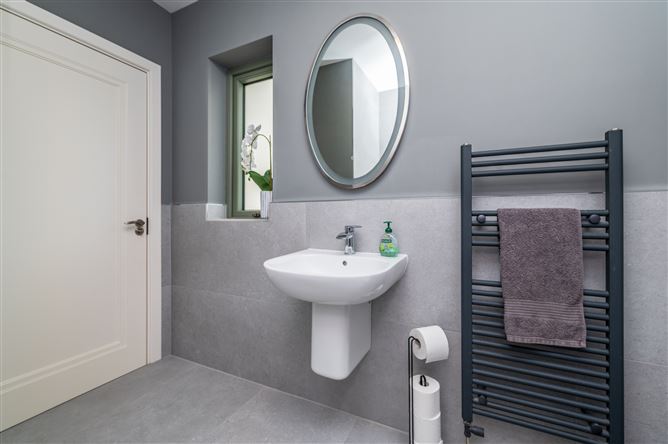 https://photos-a.propertyimages.ie/media/4/0/6/5017604/cdac8055-349a-41df-b74f-b4fd6594c704_l.jpg