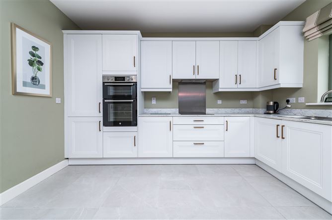 https://photos-a.propertyimages.ie/media/4/0/6/5017604/cdac8055-349a-41df-b74f-b4fd6594c704_l.jpg