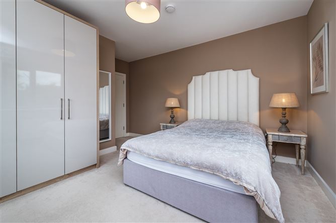 https://photos-a.propertyimages.ie/media/4/0/6/5017604/cdac8055-349a-41df-b74f-b4fd6594c704_l.jpg