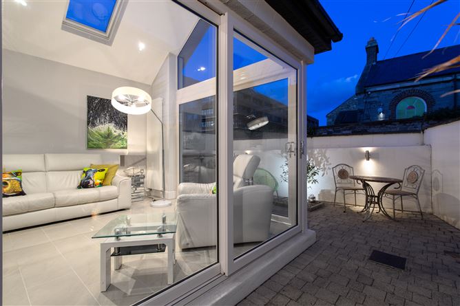 69 Lansdowne Park, Ballsbridge, Dublin 4