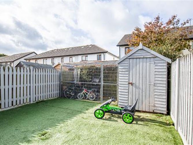 8 Woodland Drive, Gorey, Wexford