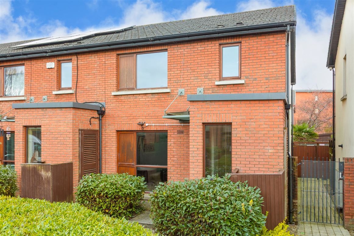 10 Castlegate Chase, Adamstown, Co. Dublin