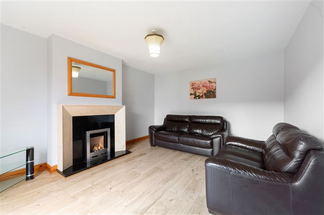 10 Castlegate Chase, Adamstown, Co. Dublin