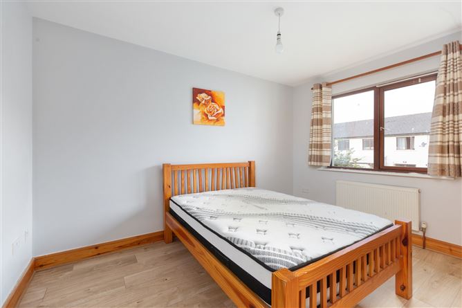 10 Castlegate Chase, Adamstown, Co. Dublin