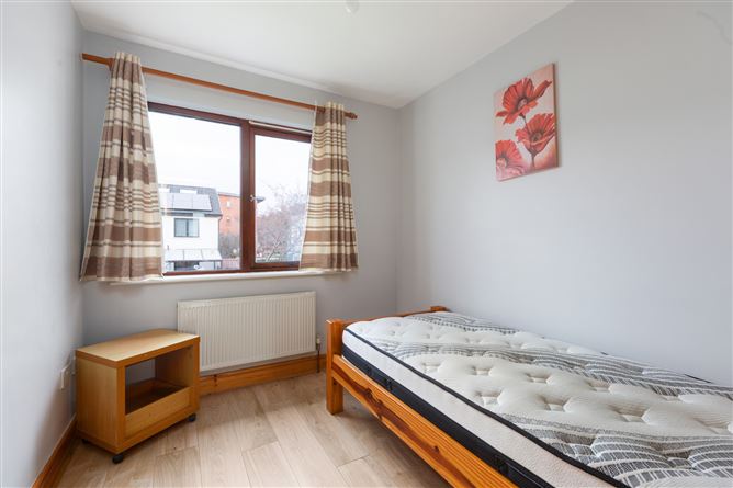 10 Castlegate Chase, Adamstown, Co. Dublin