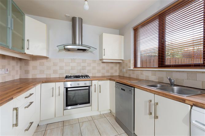 10 Castlegate Chase, Adamstown, Co. Dublin