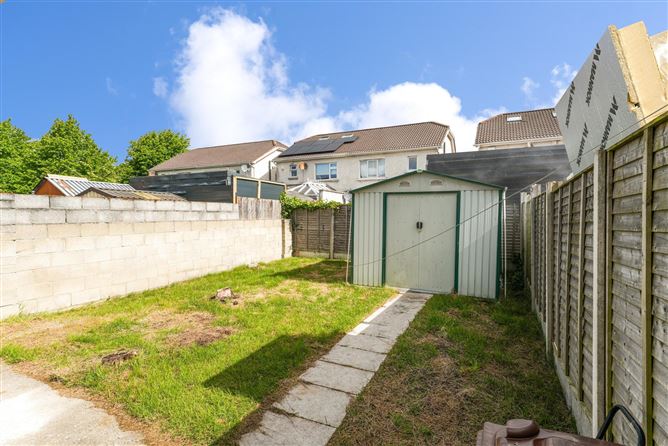 Photo 23 of 29 — 9 Earlsfort Gardens, Lucan, Co. Dublin