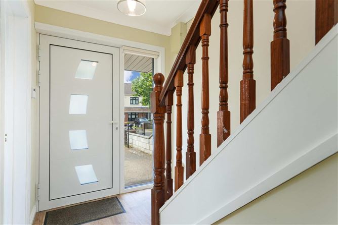 9 Earlsfort Gardens, Lucan, Co. Dublin