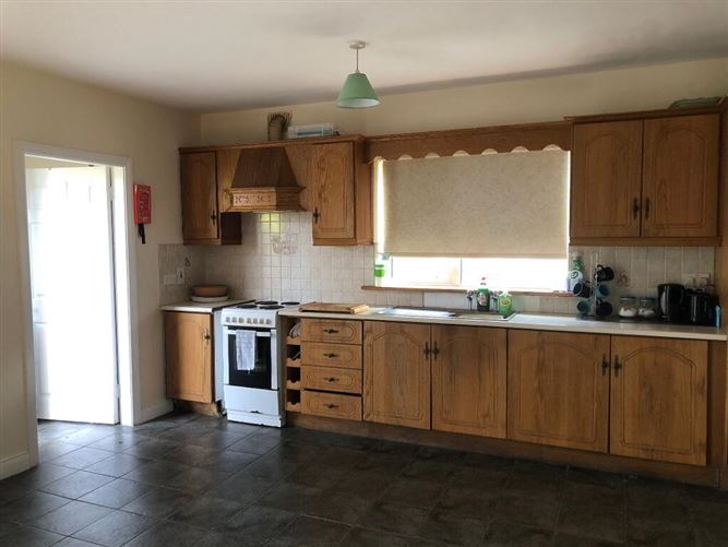 17b Glenview, Galway Road, Roscommon